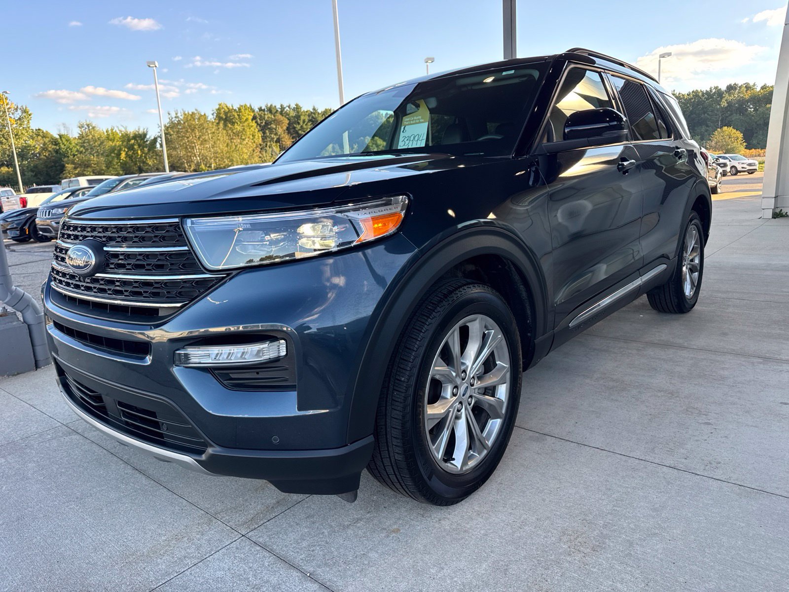 Certified 2024 Ford Explorer XLT w/ Equipment Group 202A AWD/4WD image 3