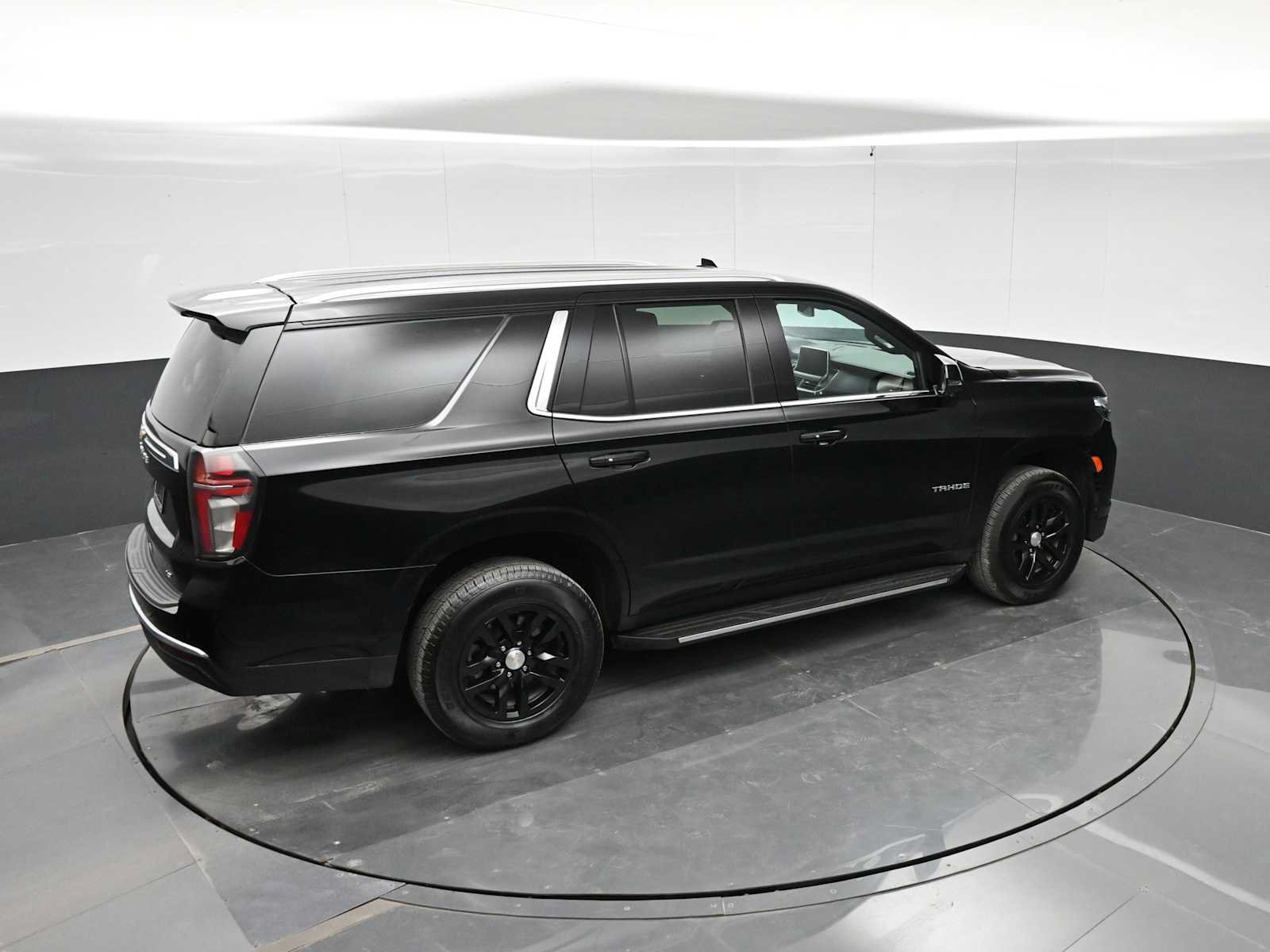 Used 2023 Chevrolet Tahoe LT w/ Luxury Package AWD/4WD image 31