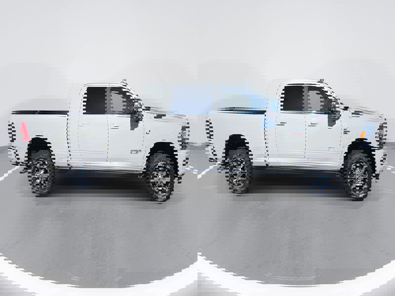 Used 2024 RAM 2500 Limited w/ Safety Group image 4