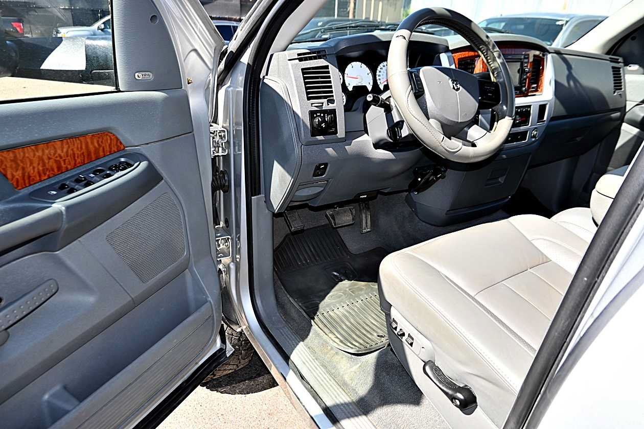 Used 2007 Dodge Ram 3500 Truck Laramie AWD/4WD image 17