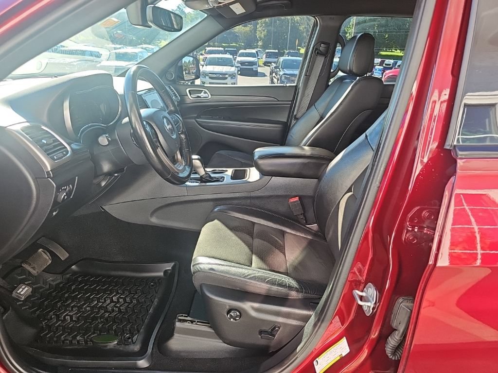 Used 2020 Jeep Grand Cherokee Altitude AWD/4WD image 9