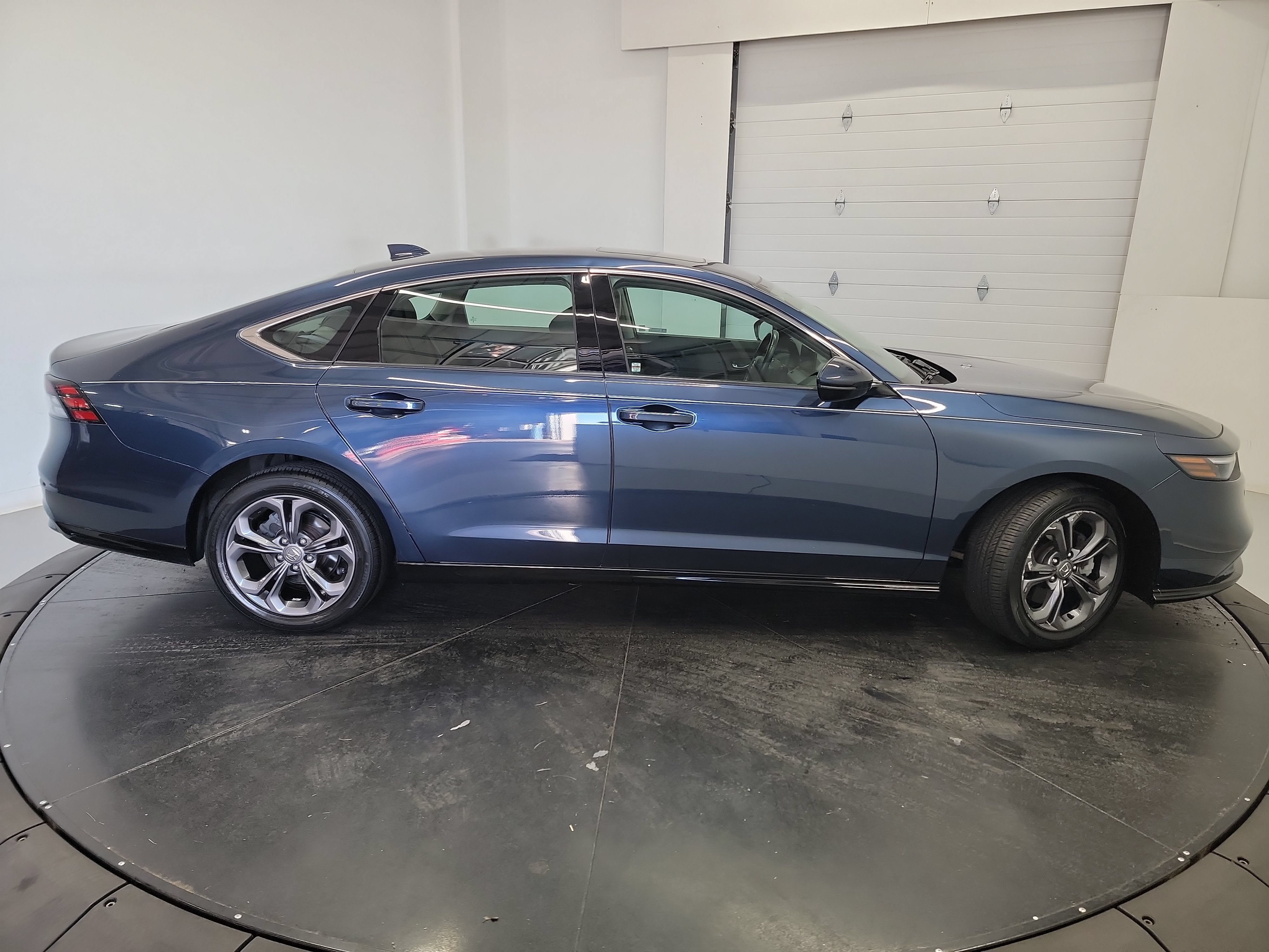 Used 2024 Honda Accord EX-L image 11