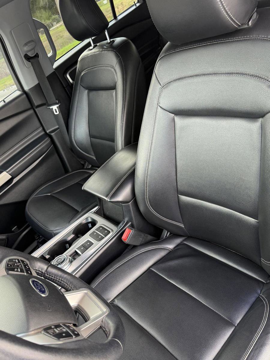 Used 2021 Ford Explorer XLT w/ Equipment Group 202A image 9