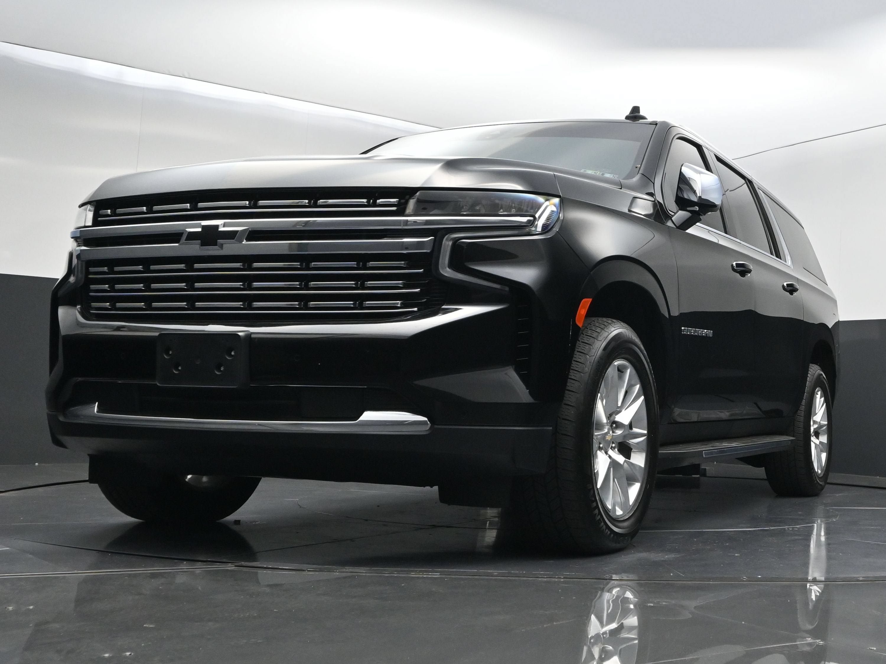Used 2023 Chevrolet Suburban Premier AWD/4WD image 44