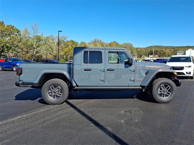 New 2025 Jeep Gladiator Mojave image 11