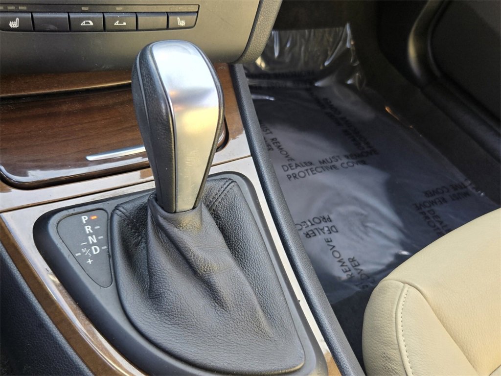 Used 2009 BMW 128i Convertible image 21