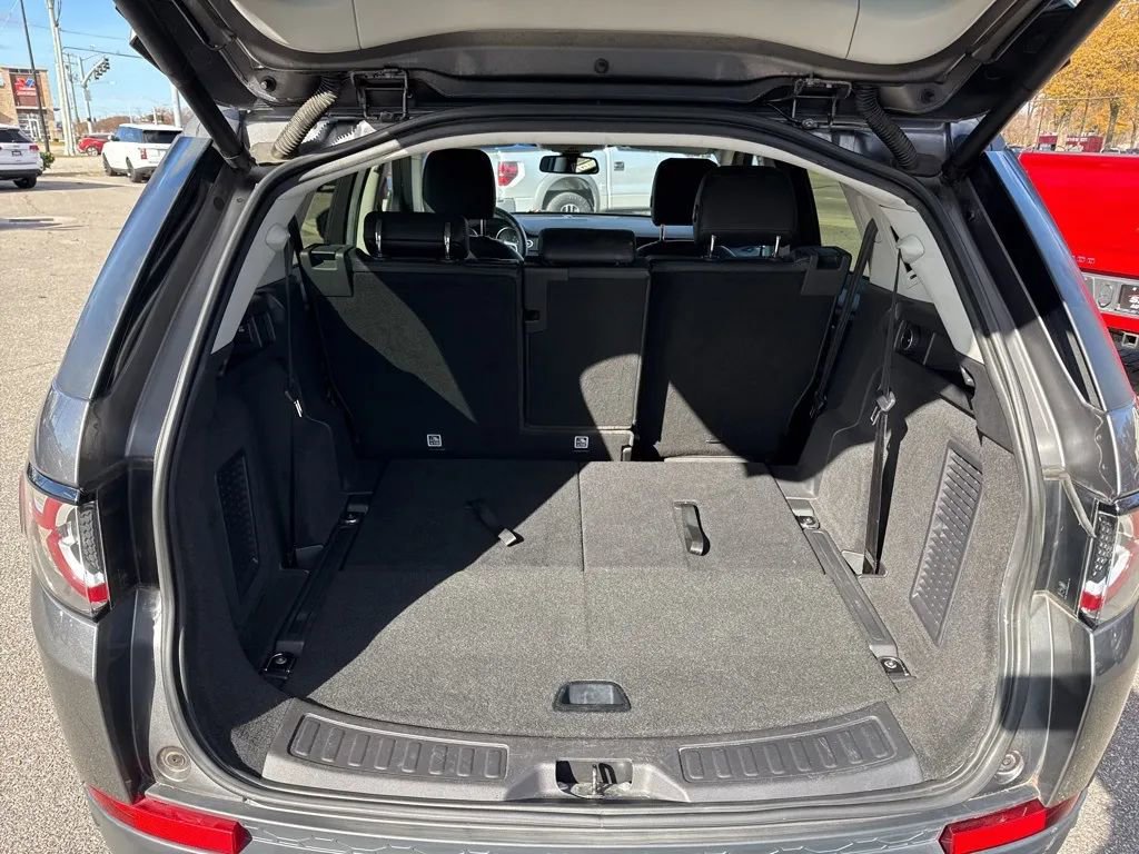 Used 2016 Land Rover Discovery Sport HSE image 16