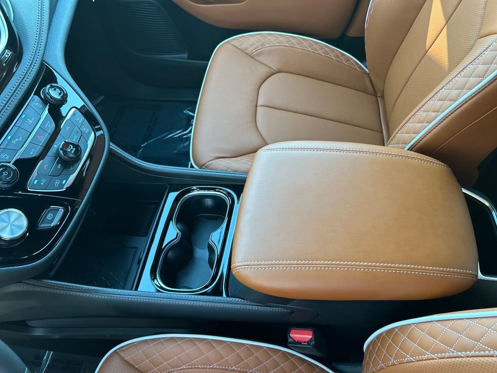 New 2026 Chrysler Pacifica Pinnacle image 19