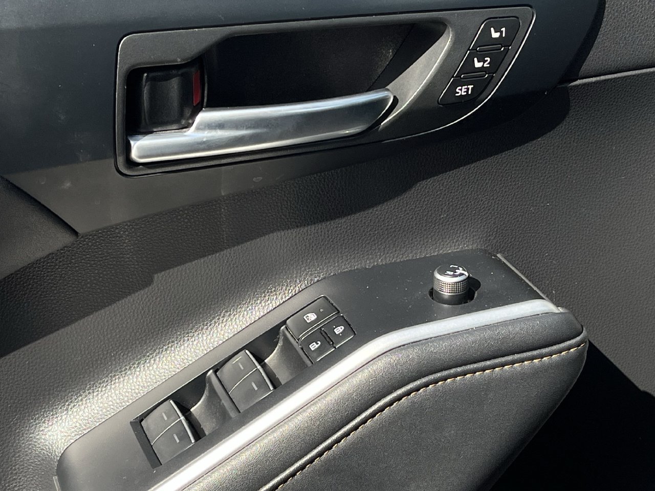 Used 2023 Toyota Highlander Bronze Edition FWD image 21