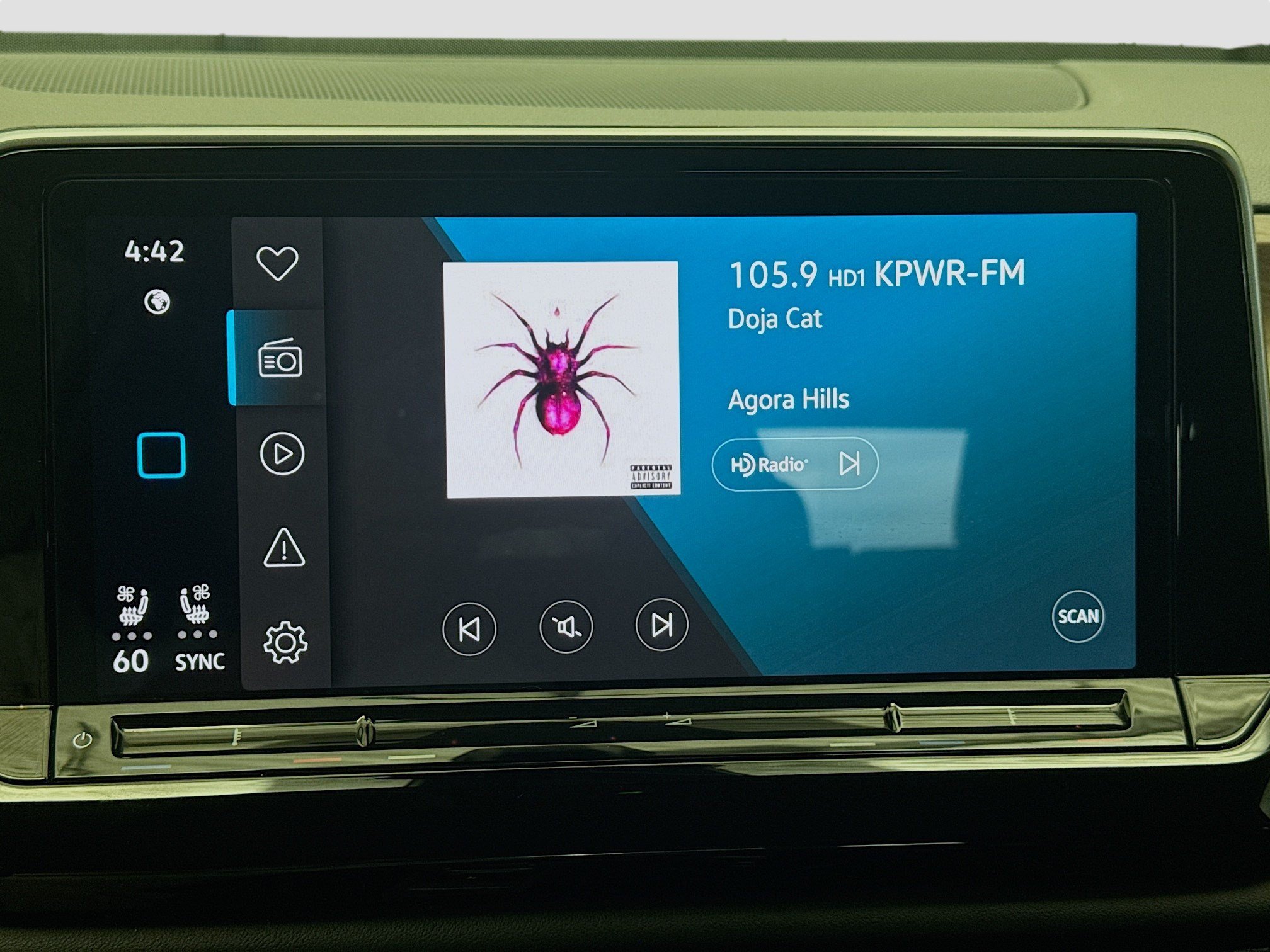 Used 2024 Volkswagen Atlas SE FWD image 9