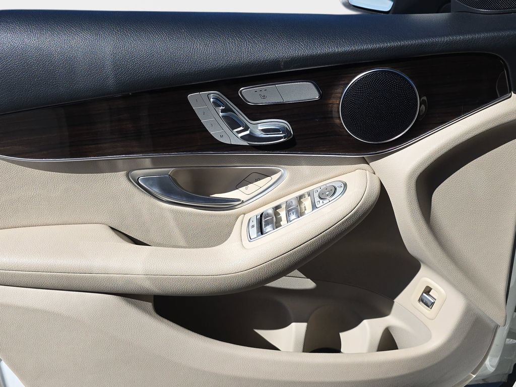Used 2022 Mercedes-Benz GLC 300 4MATIC image 22