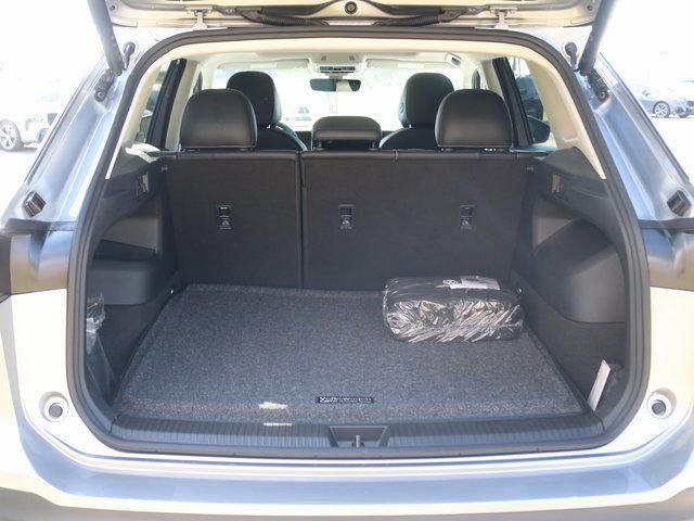 New 2026 Volkswagen Tiguan SE image 28