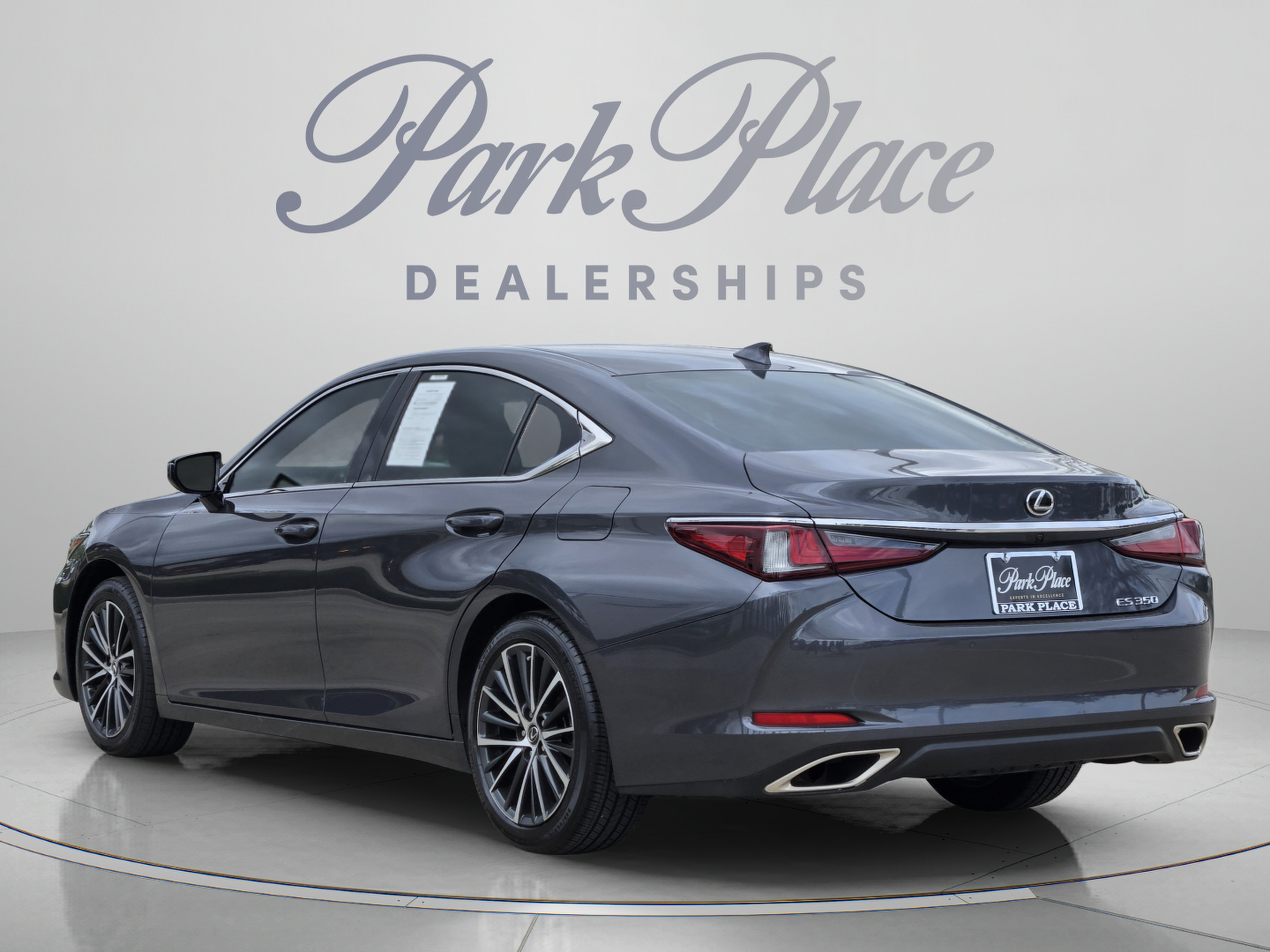 Used 2025 Lexus ES 350 w/ Premium Package FWD image 3