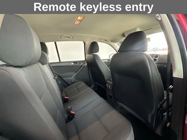 Used 2014 Volkswagen Tiguan S image 15