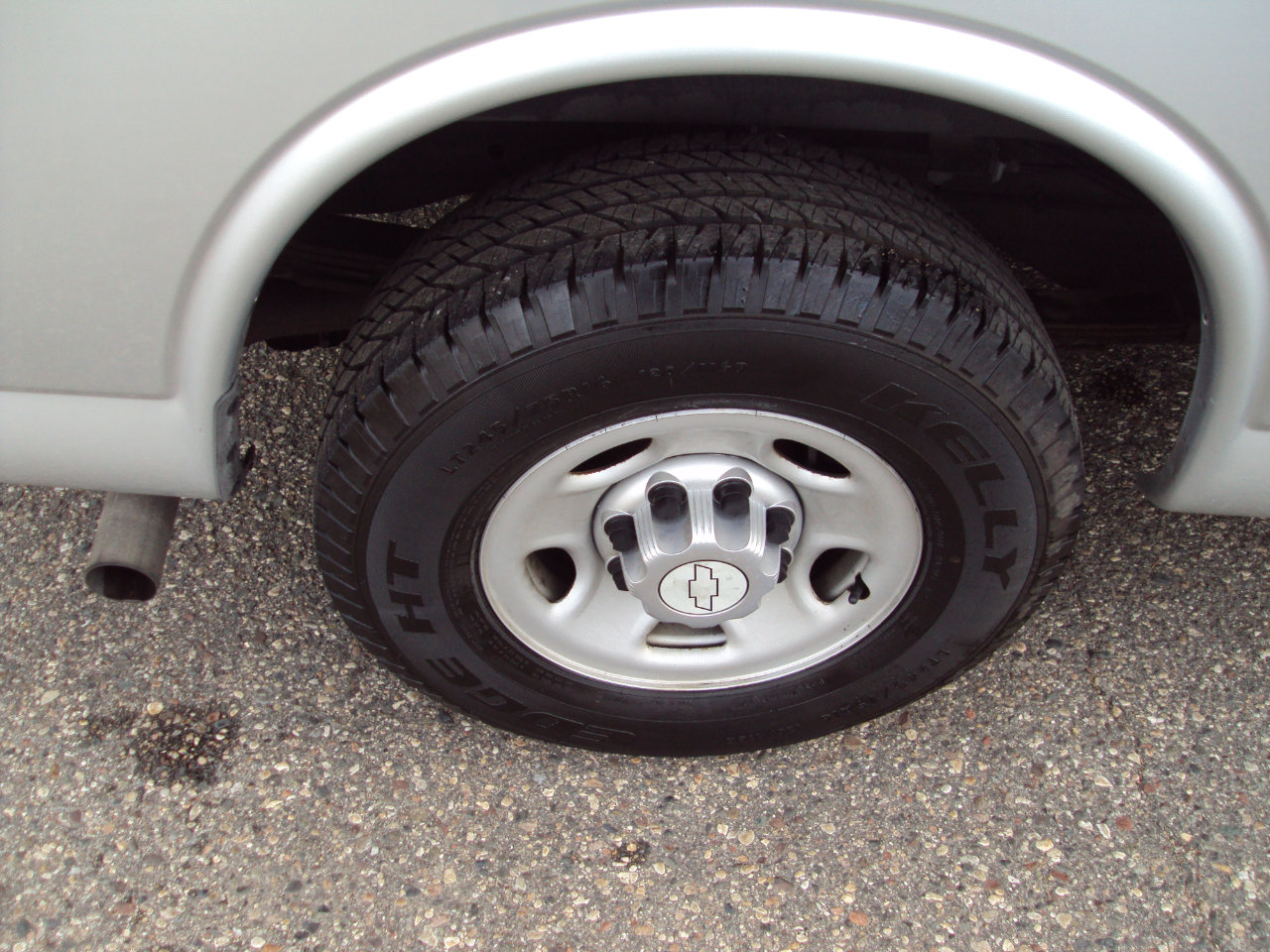 Used 2016 Chevrolet Express 2500 LS image 32