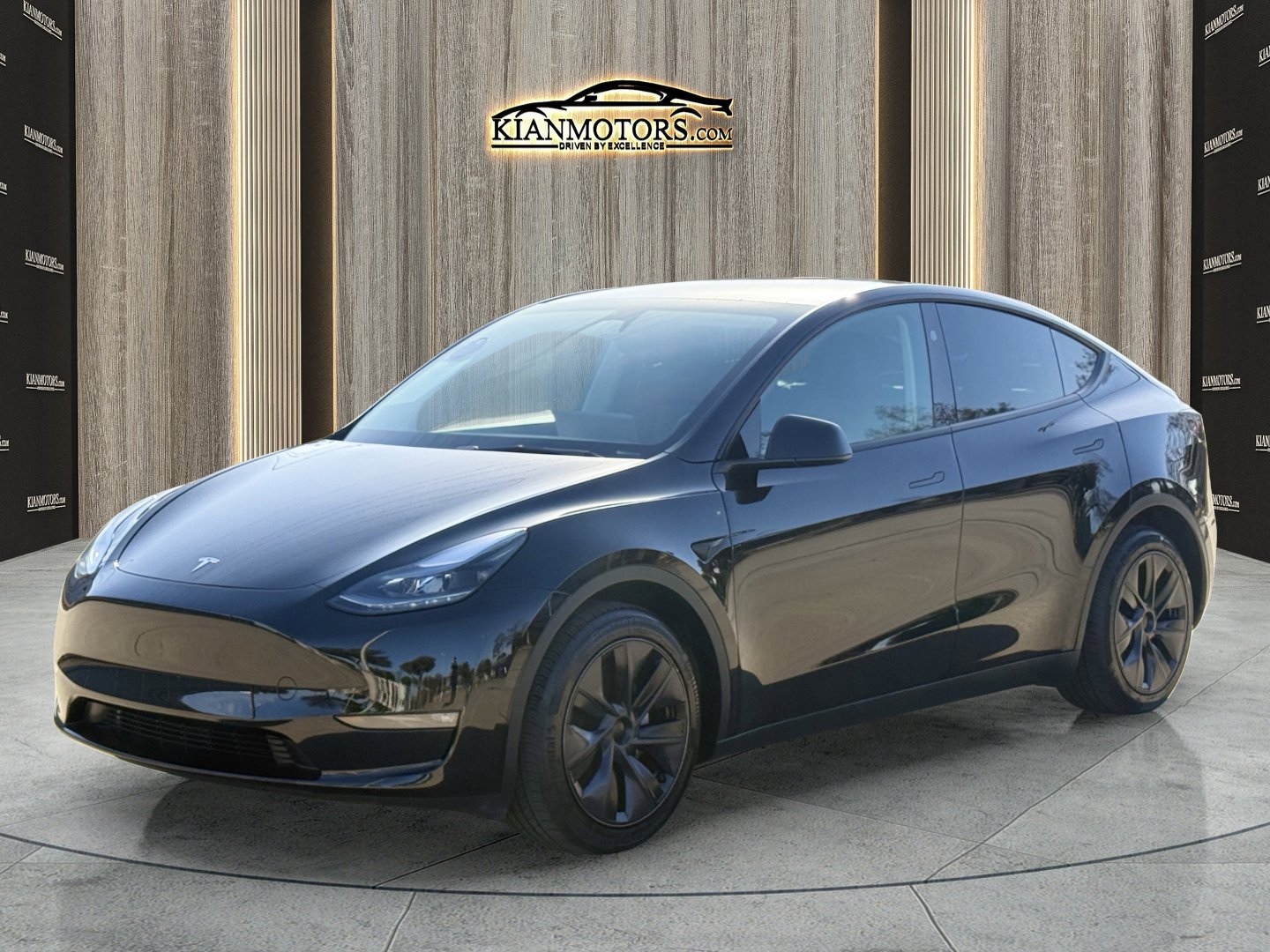 Used 2025 Tesla Model Y Long Range image 3