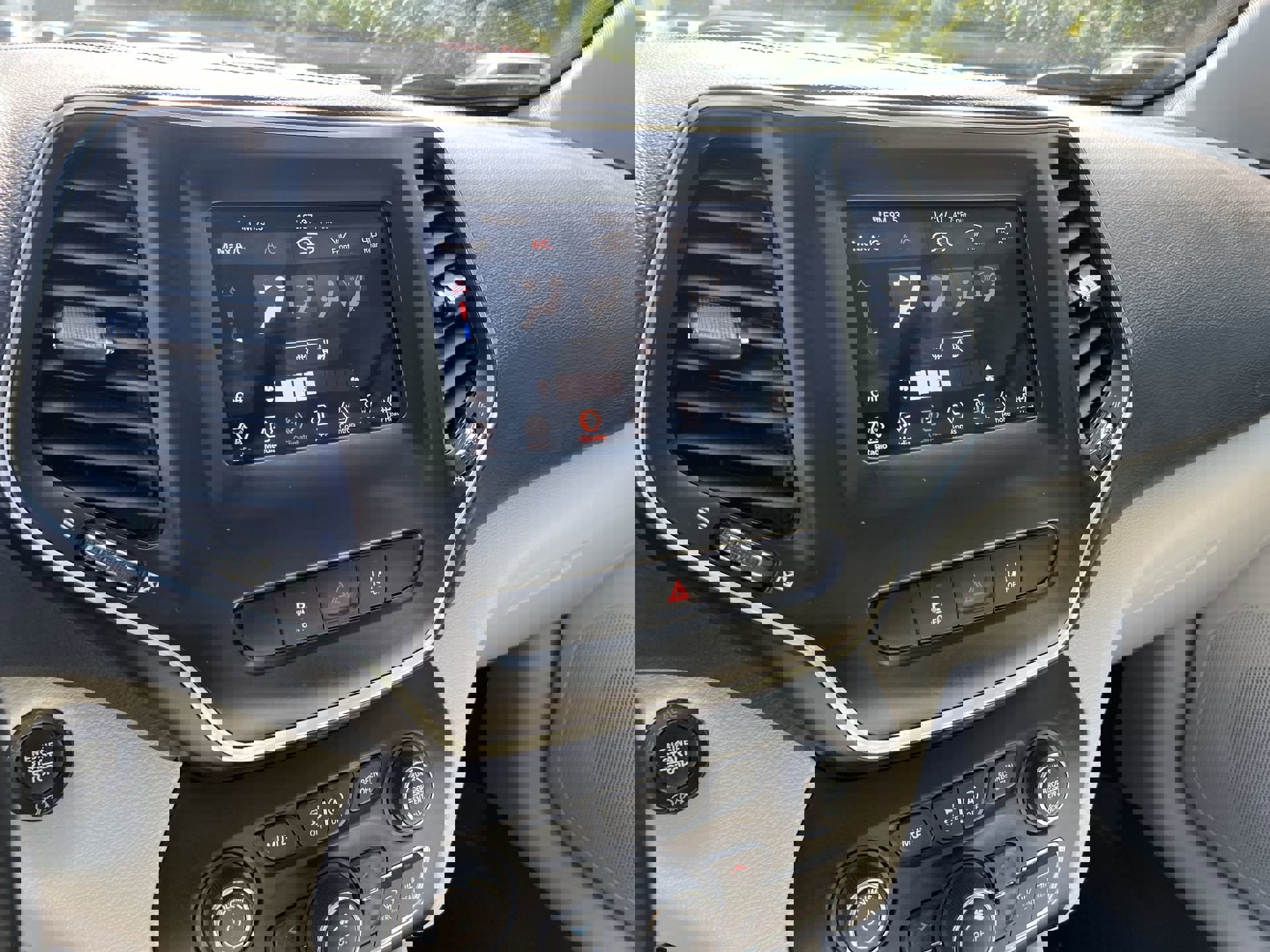 Used 2021 Jeep Cherokee Latitude Plus w/ Sun & Sound Group image 13