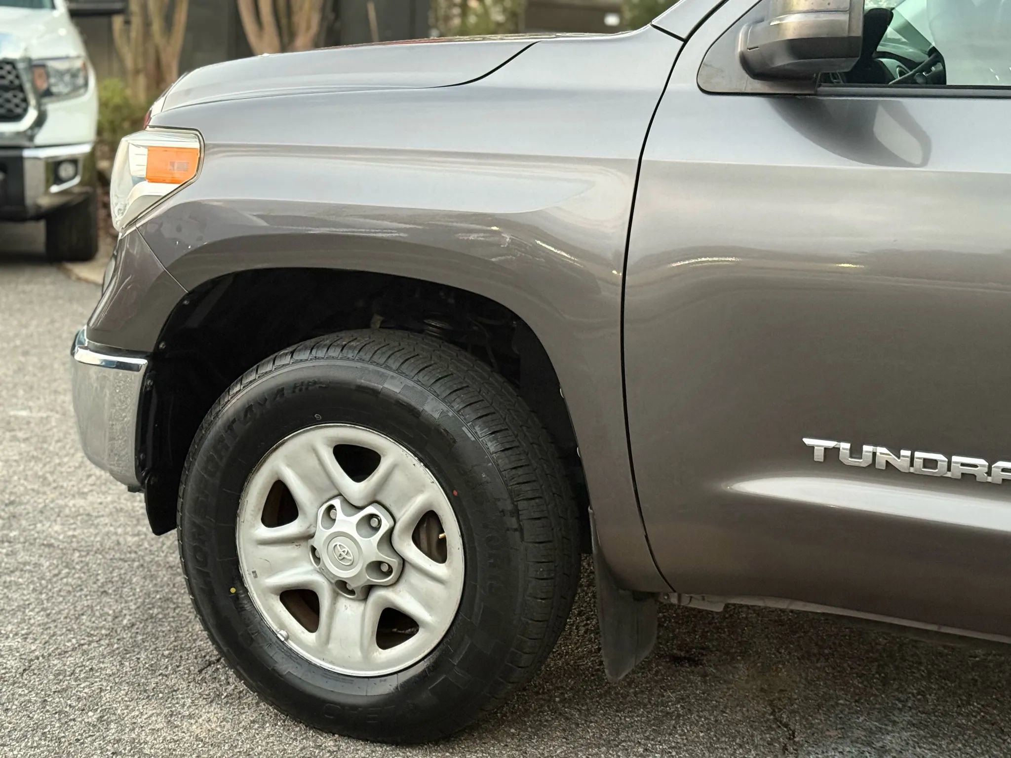 Used 2015 Toyota Tundra SR5 image 7
