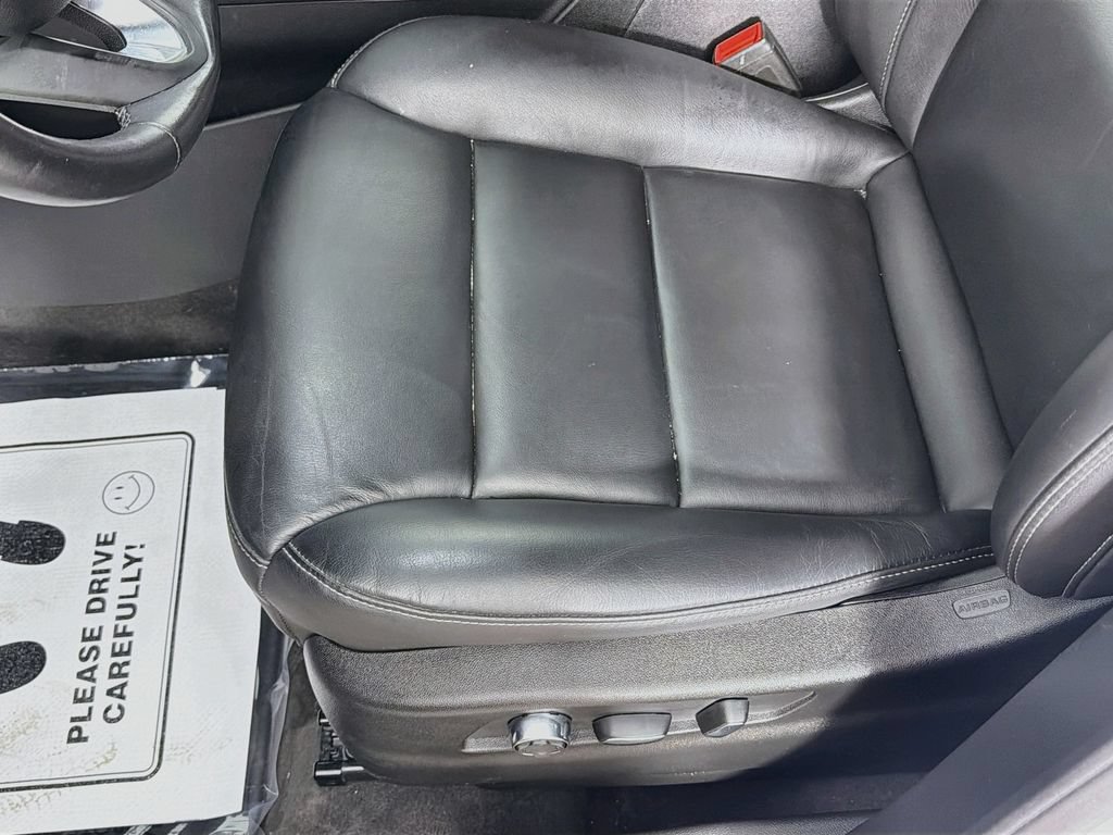 Used 2024 Cadillac XT4 Premium Luxury w/ Active Safety Package AWD/4WD image 19