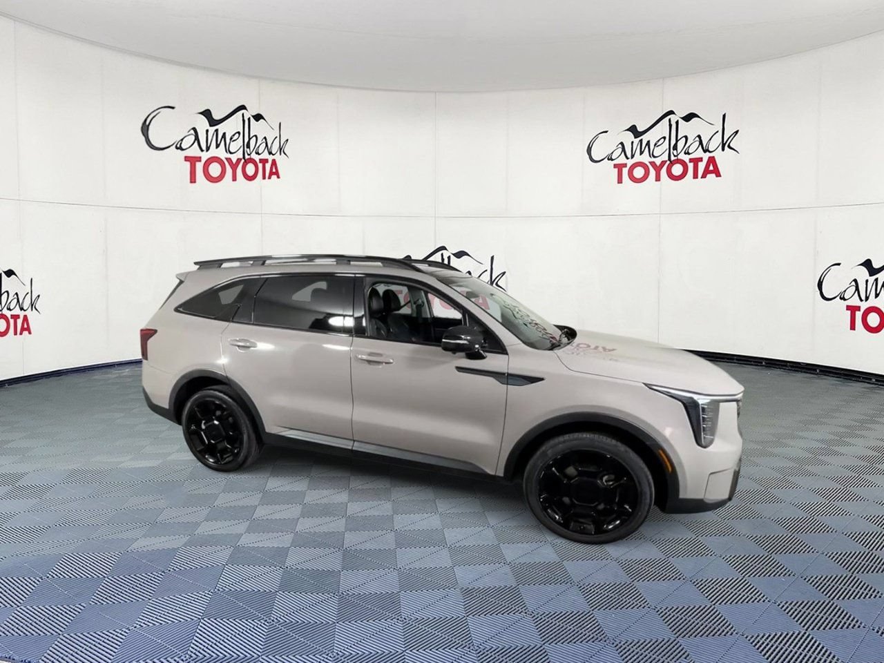 Used 2025 Kia Sorento SX AWD/4WD image 2
