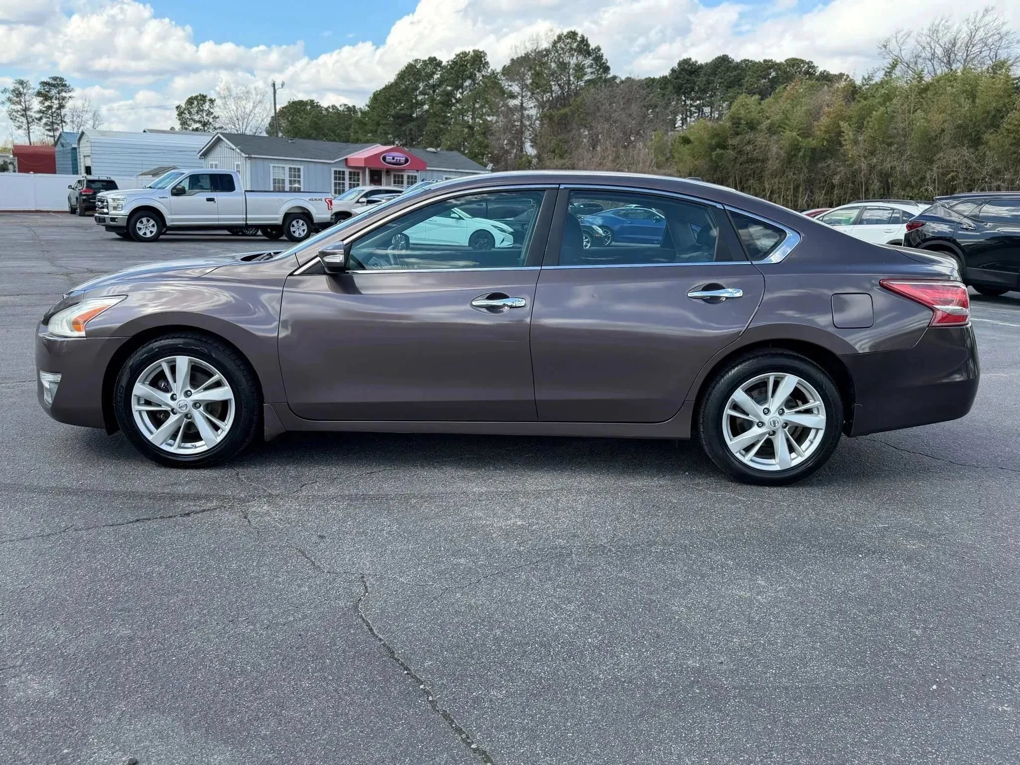 Used 2013 Nissan Altima 2.5 SL FWD image 10