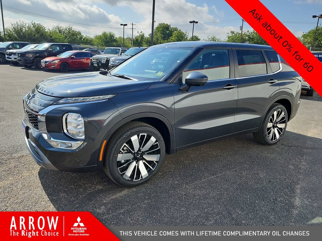 New 2025 Mitsubishi Outlander SE image 5