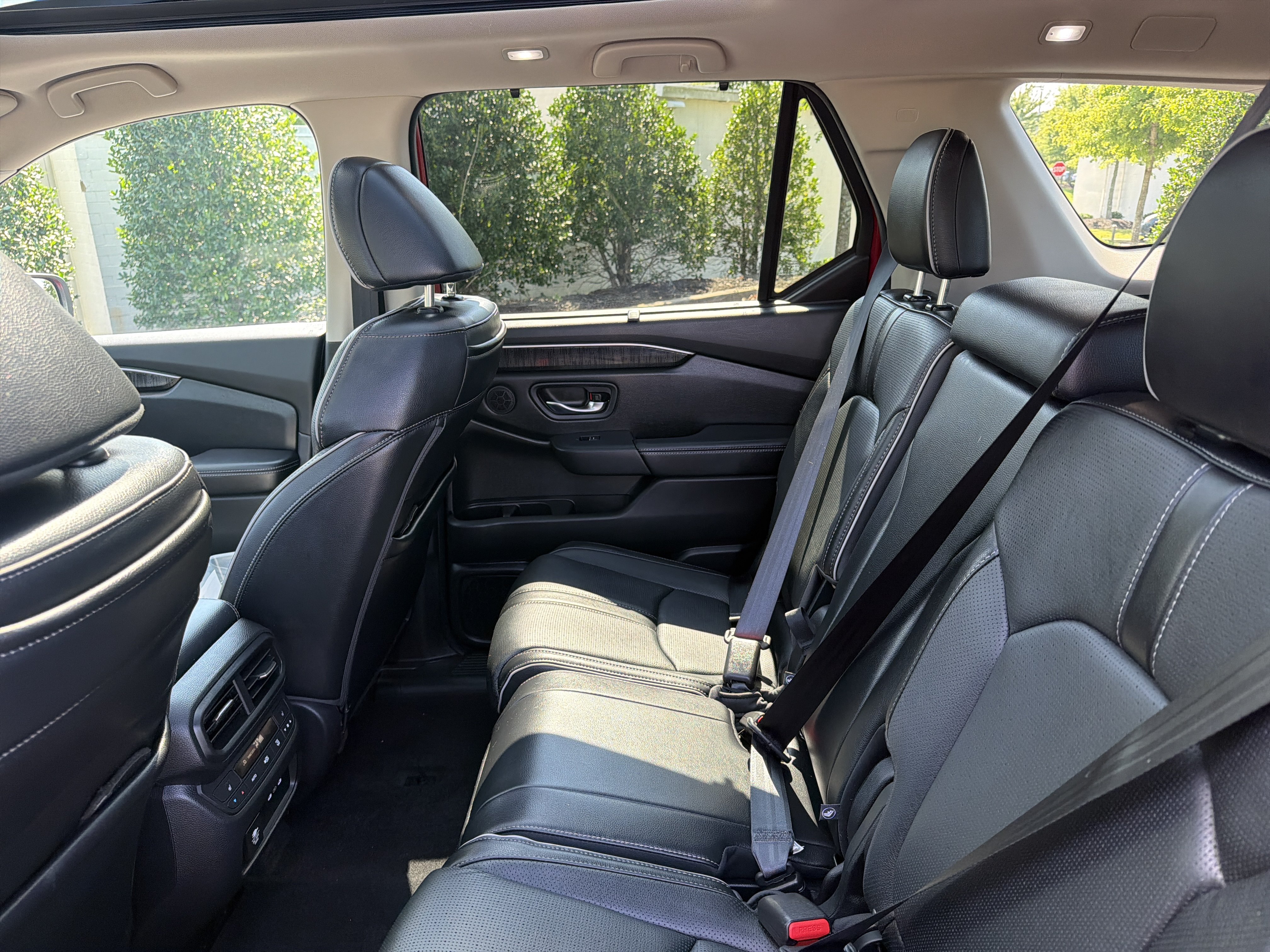 Certified 2024 Honda Pilot Elite image 26