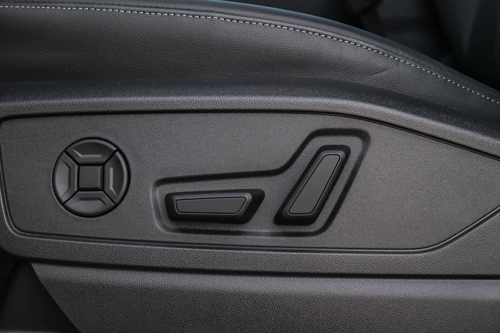 New 2025 Audi Q5 Premium image 24