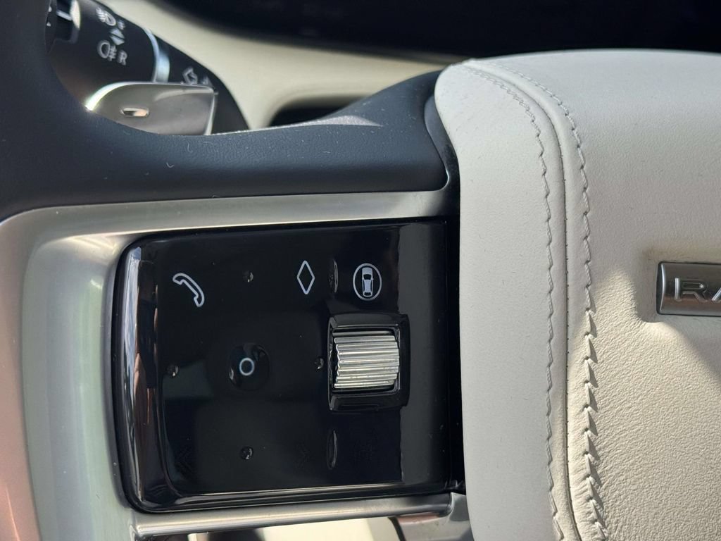 Certified 2025 Land Rover Range Rover SE AWD/4WD image 26