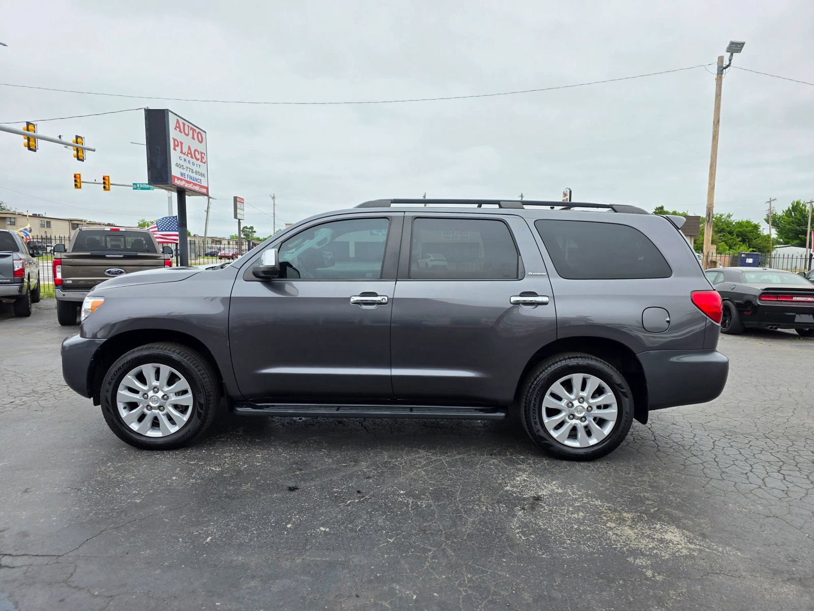 Used 2014 Toyota Sequoia Platinum AWD/4WD image 32