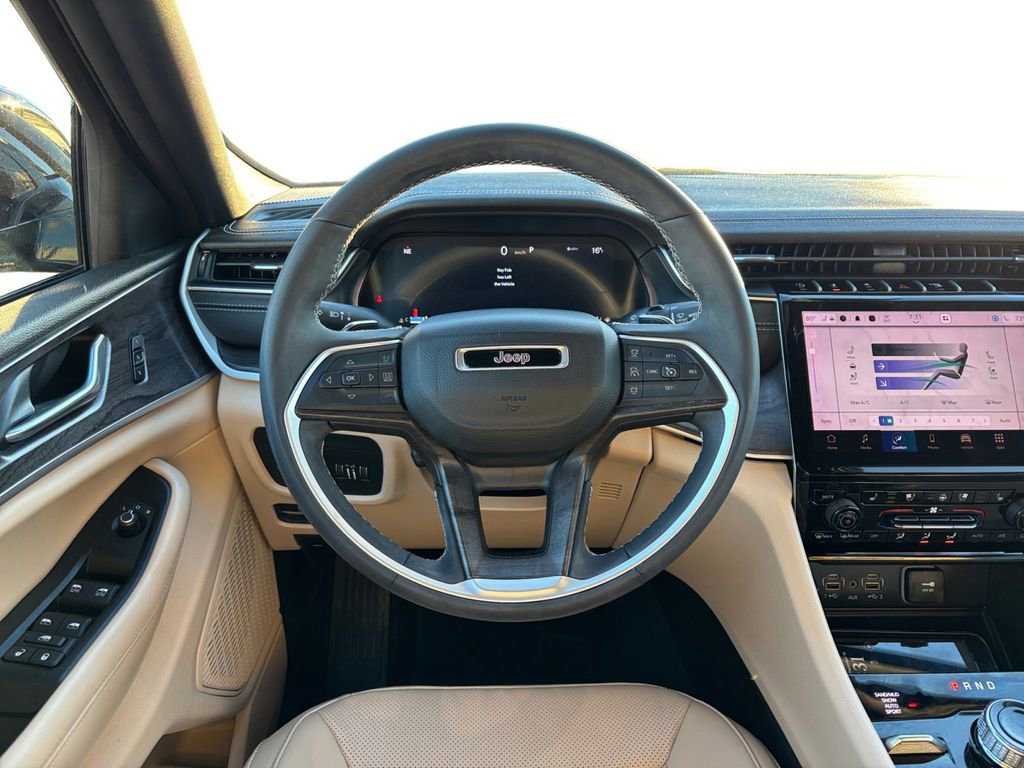 Used 2024 Jeep Grand Cherokee Limited w/ Luxury Tech Group II image 18