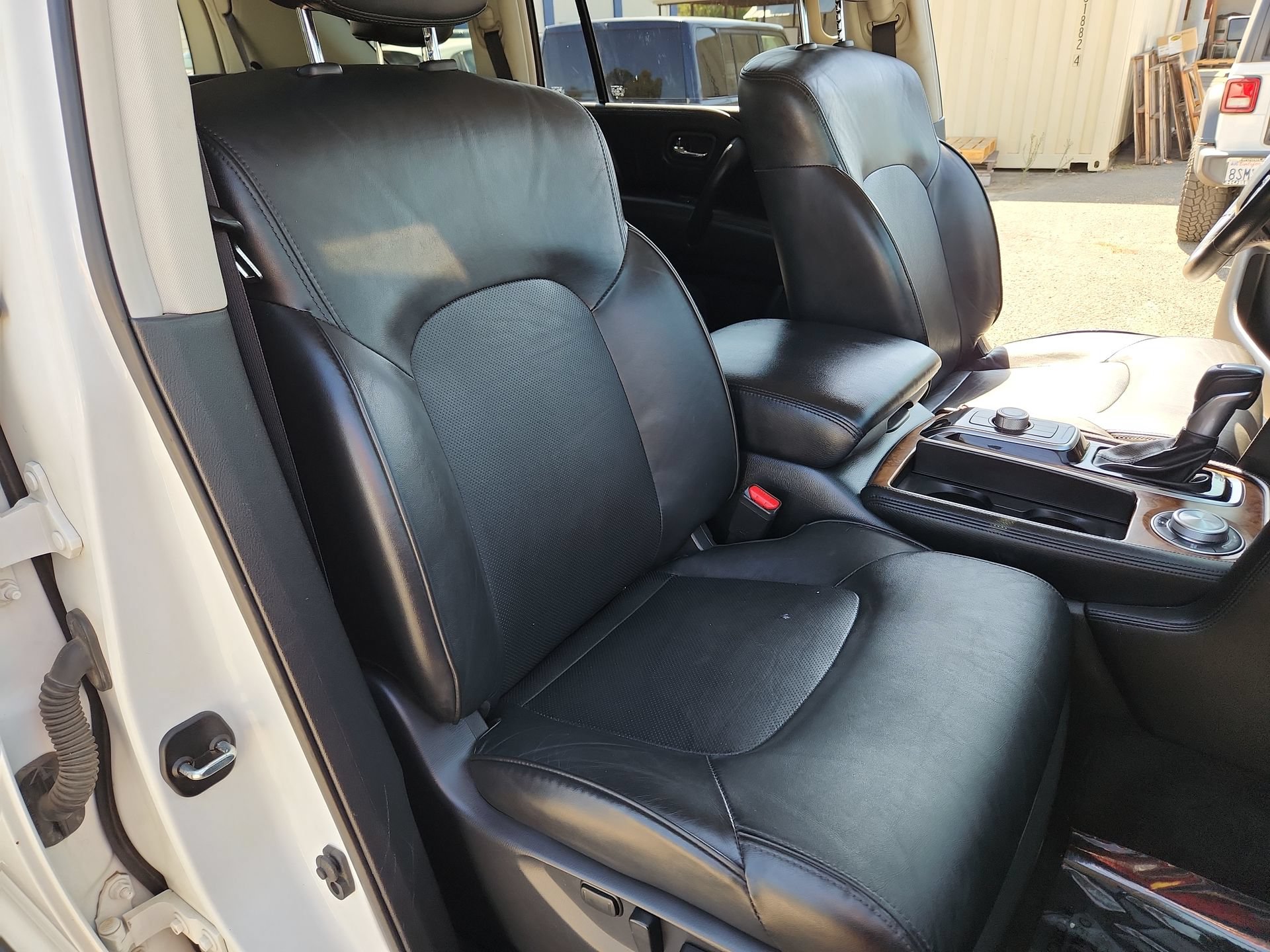 Used 2021 Nissan Armada SL w/ Captain's Chairs Package AWD/4WD image 27