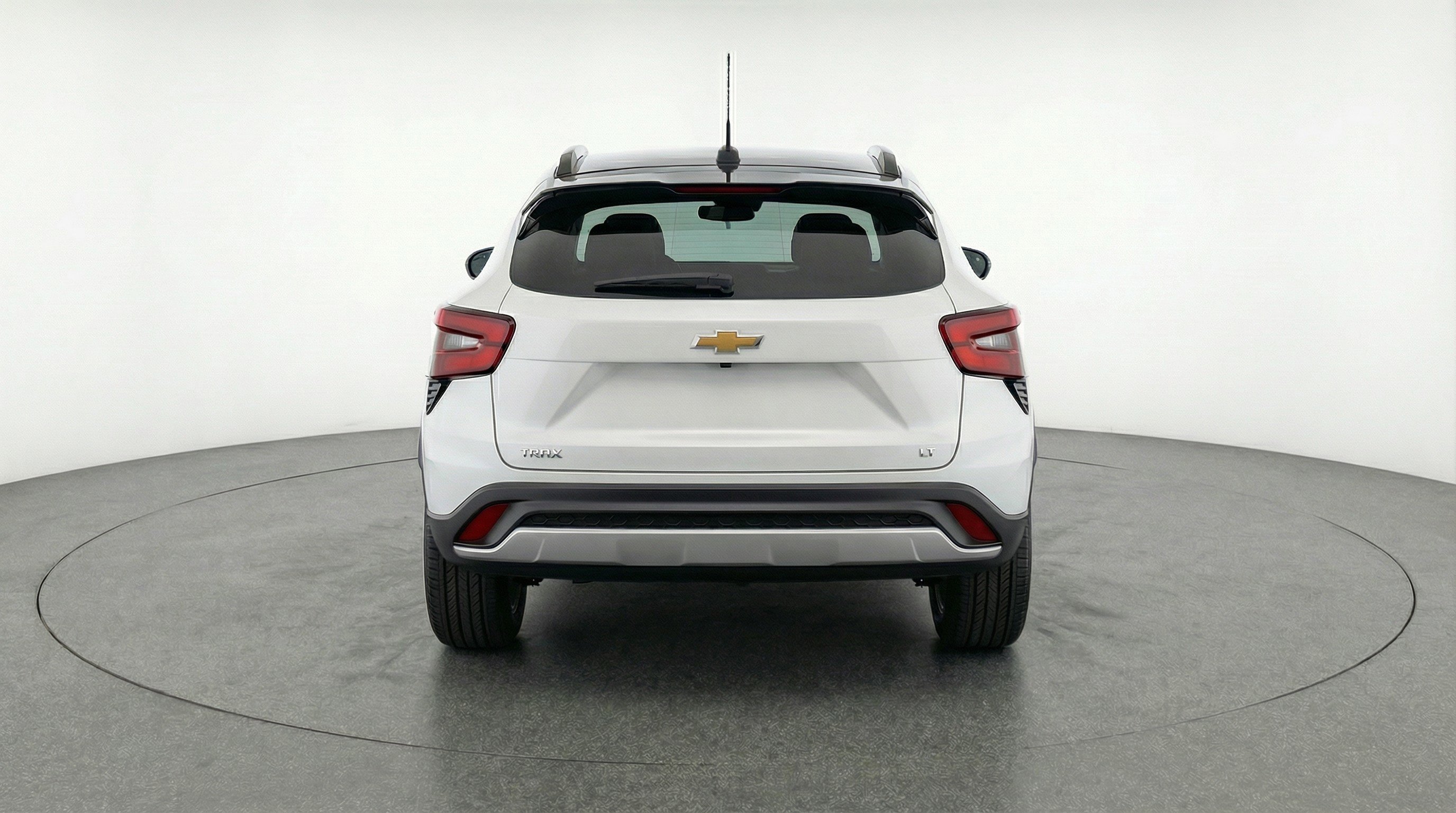 Used 2025 Chevrolet Trax LT FWD image 7