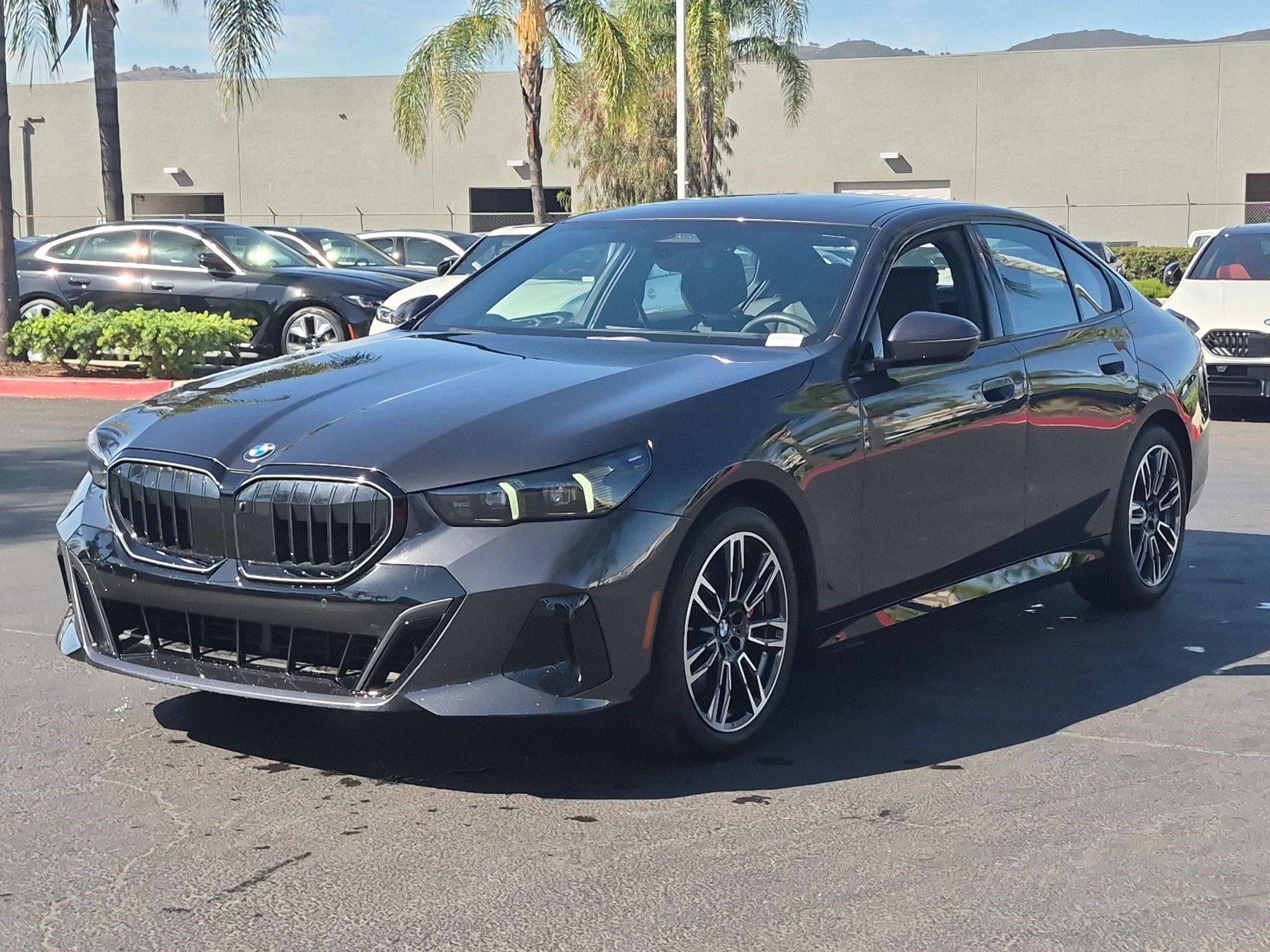 Used 2026 BMW 530i w/ M Sport Package RWD image 5