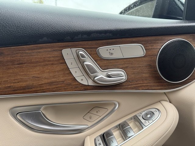 Used 2022 Mercedes-Benz GLC 300 4MATIC image 10