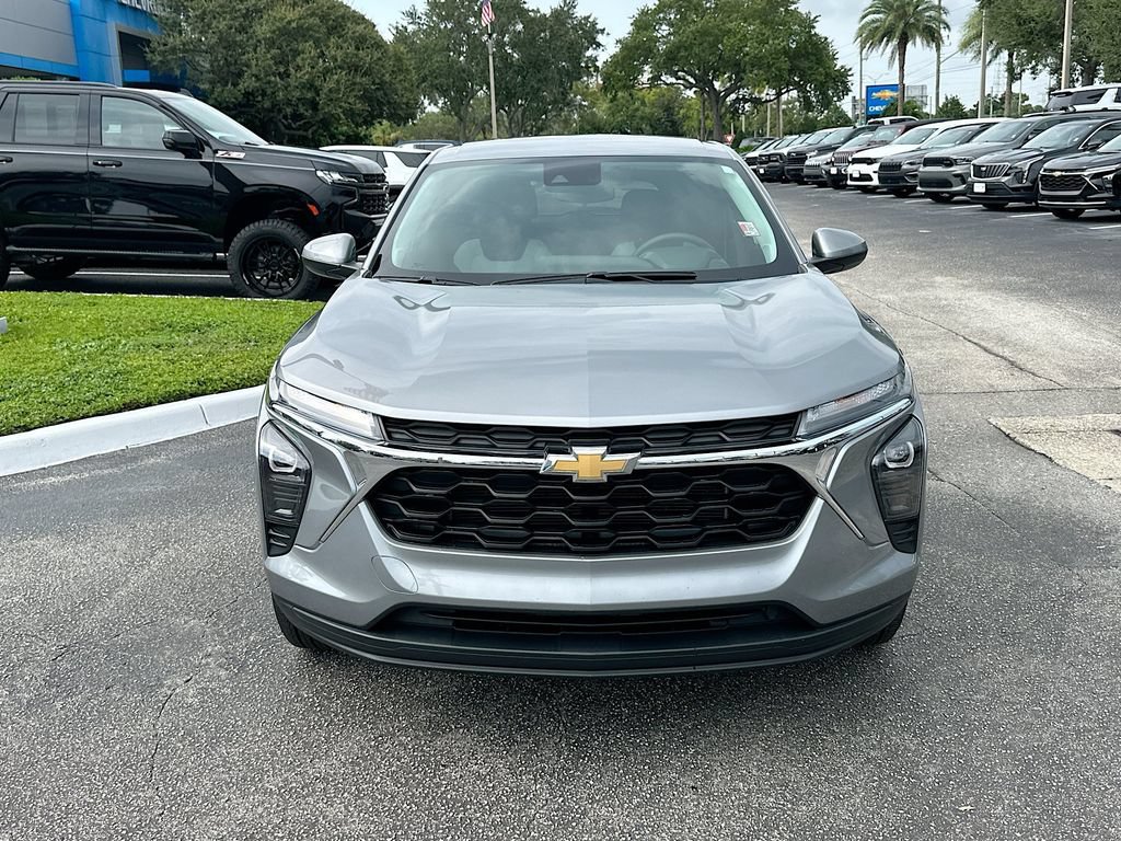 Certified 2024 Chevrolet Trax LS FWD image 2
