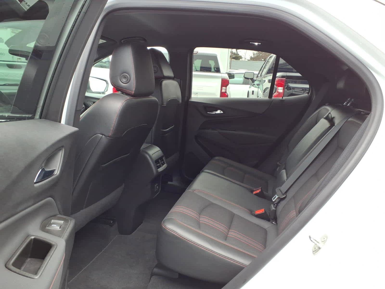 Used 2023 Chevrolet Equinox RS AWD/4WD image 17