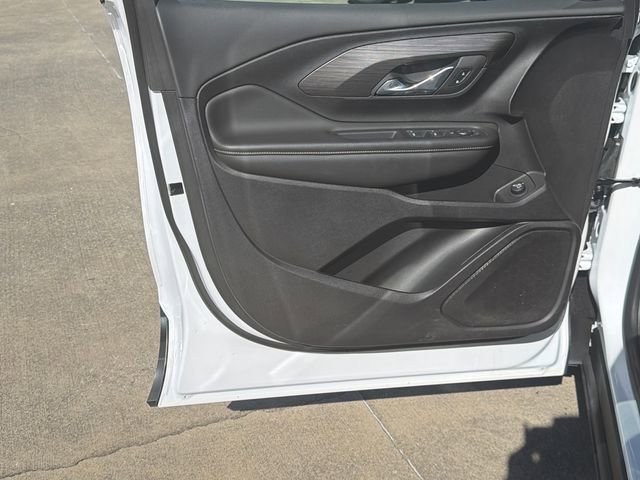 Used 2024 GMC Terrain SLE w/ Driver Convenience Package image 10