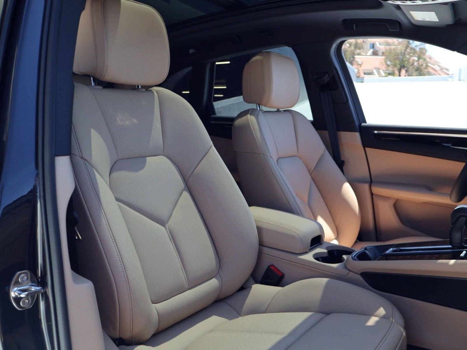 New 2026 Porsche Macan AWD/4WD image 24