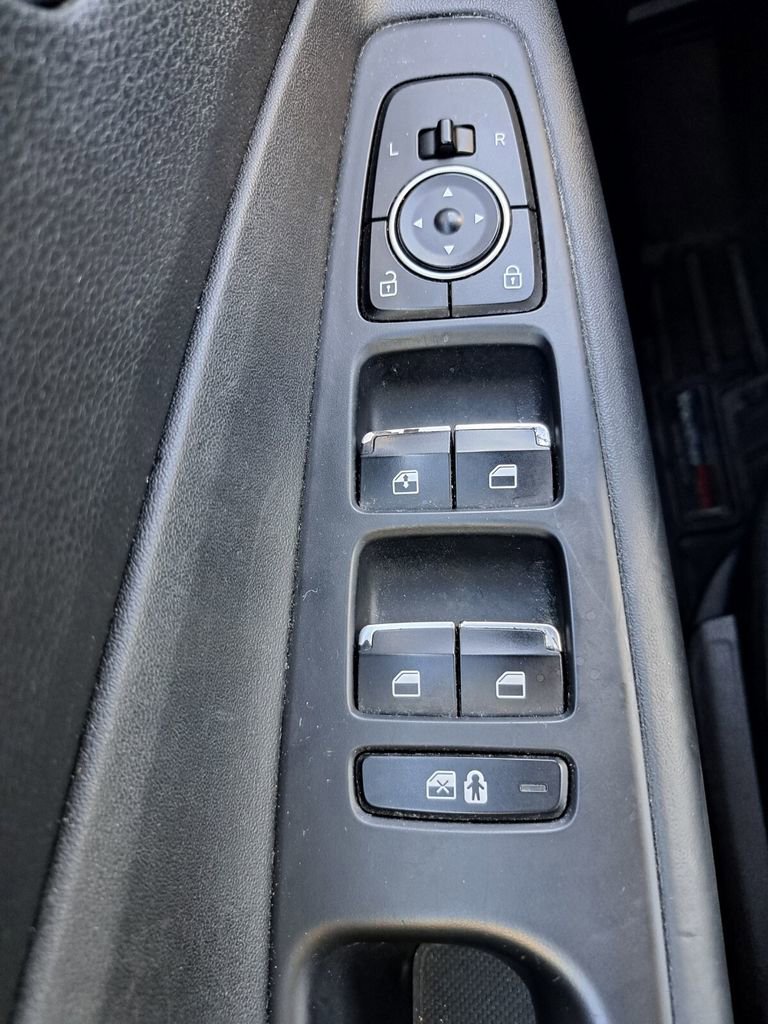 Used 2023 Hyundai Santa Fe SE image 18