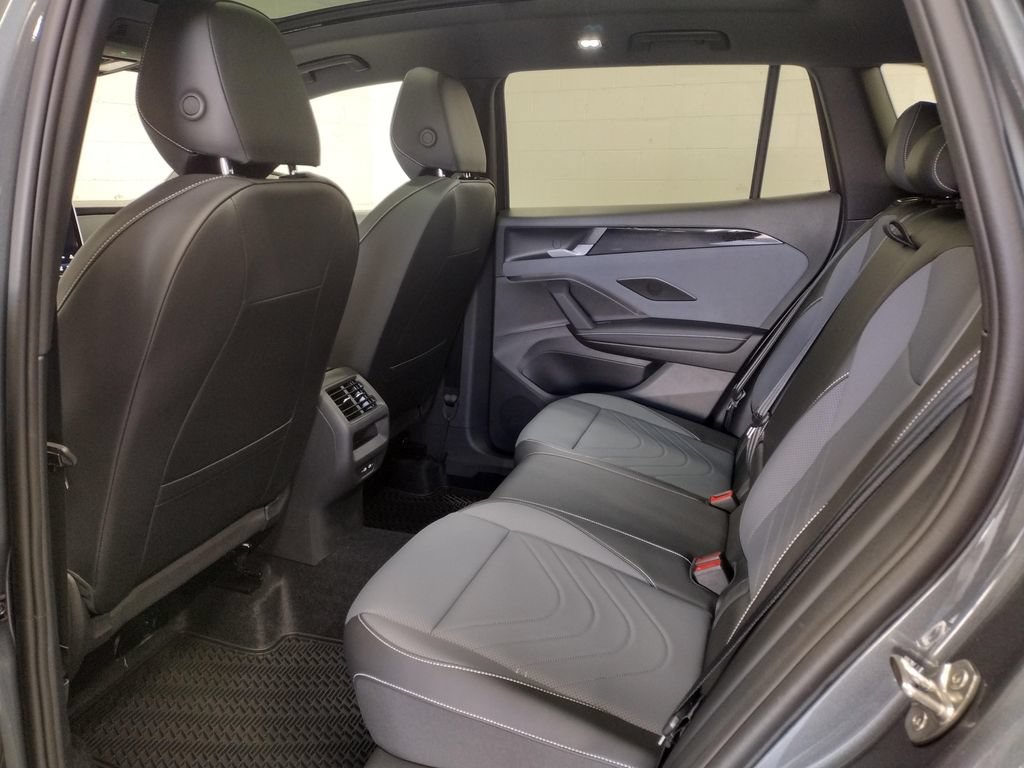 New 2026 Volkswagen Tiguan SE R-Line AWD/4WD image 29