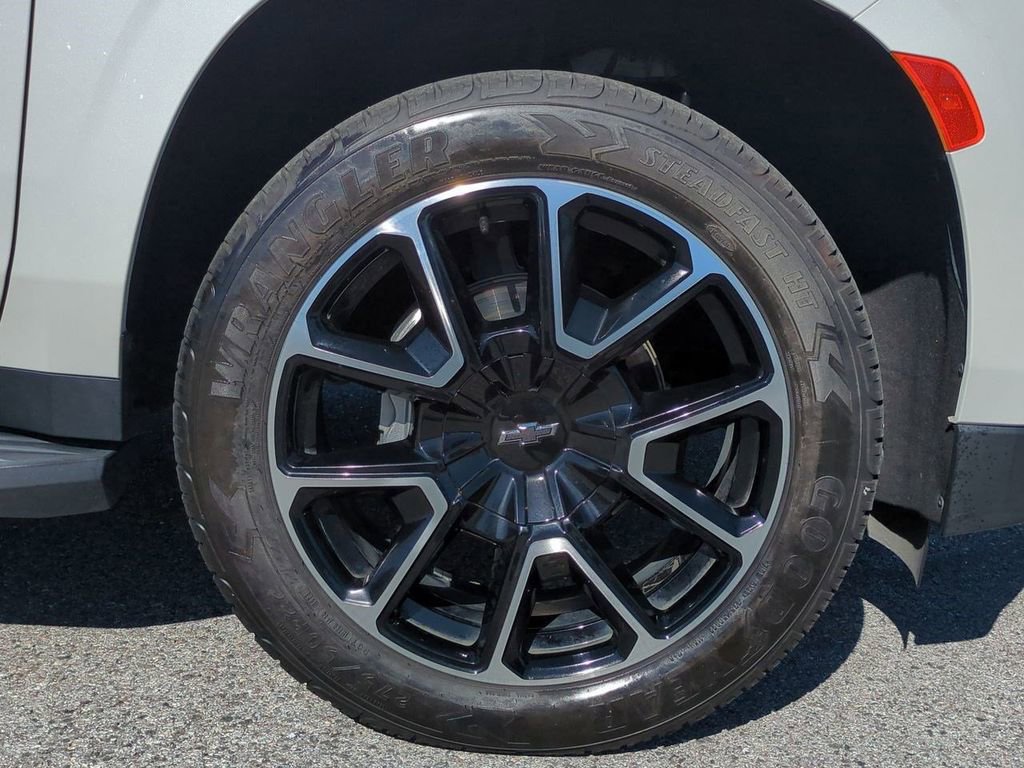 Used 2021 Chevrolet Tahoe RST w/ Luxury Package image 11