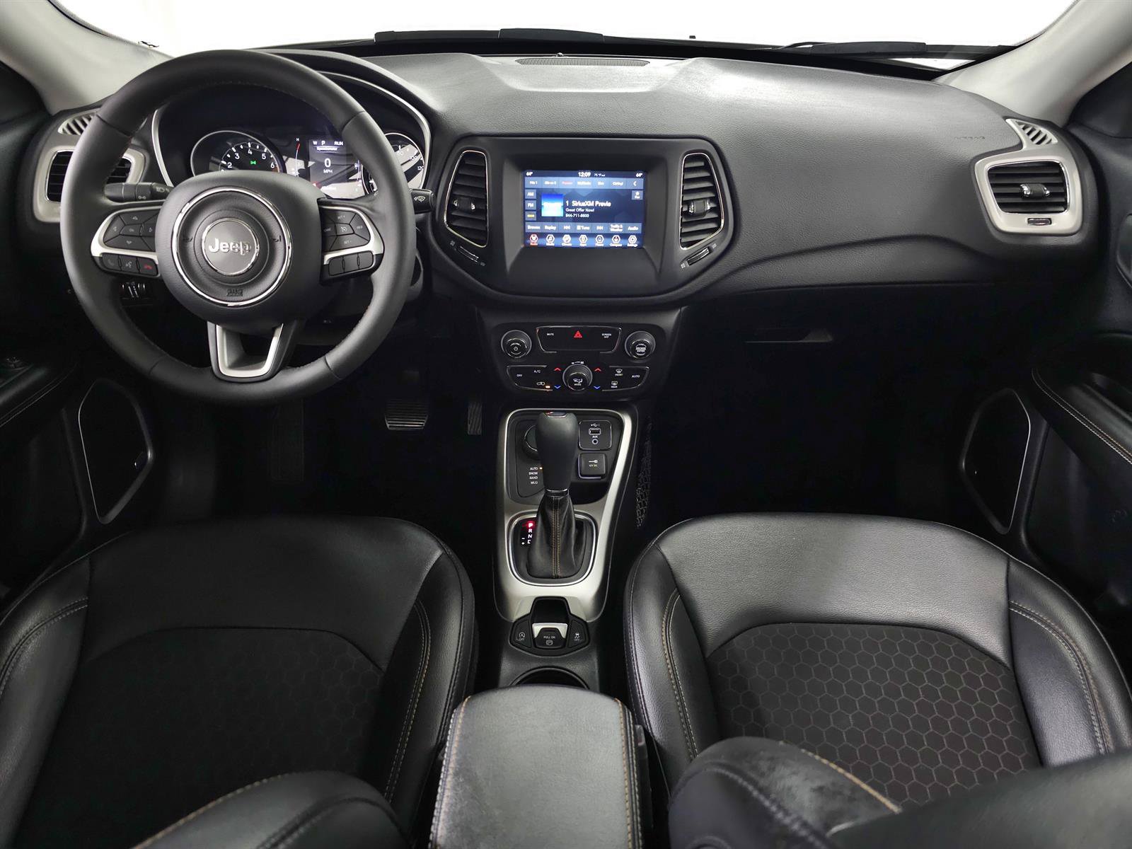 Used 2021 Jeep Compass Latitude w/ Sun and Sound Group AWD/4WD image 11