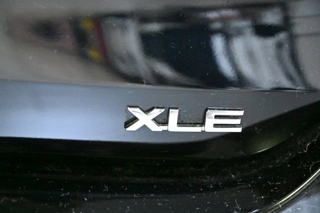 Used 2022 Toyota Highlander XLE AWD/4WD image 13