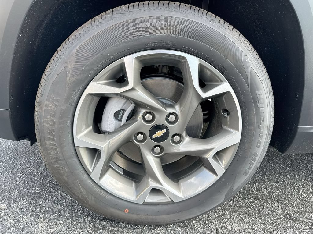 New 2026 Chevrolet Trax LT w/ LT Convenience Package FWD image 12