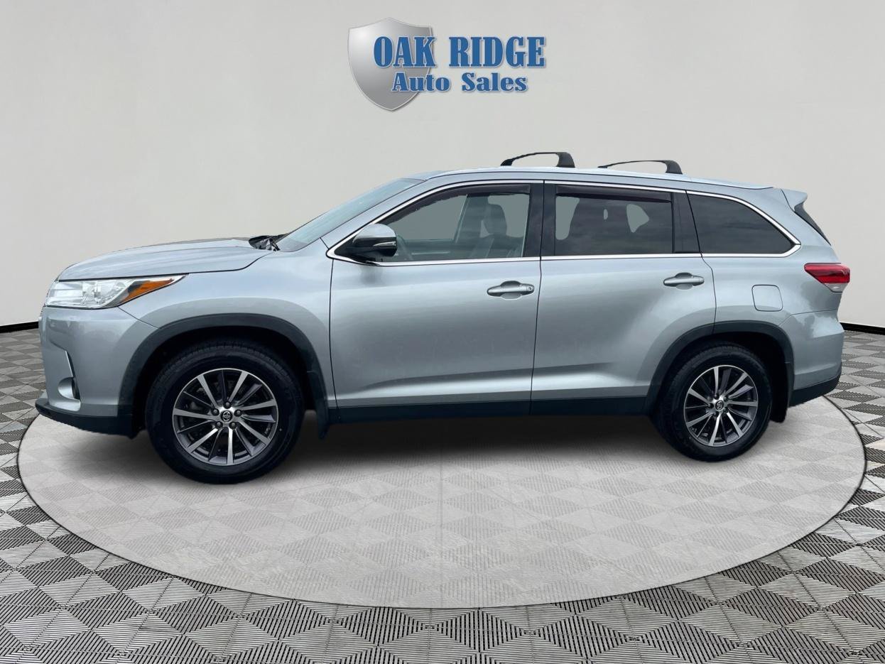Used 2019 Toyota Highlander XLE AWD/4WD image 8