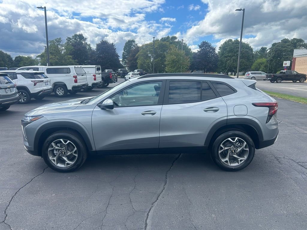 New 2025 Chevrolet Trax LT w/ Driver Confidence Package image 7
