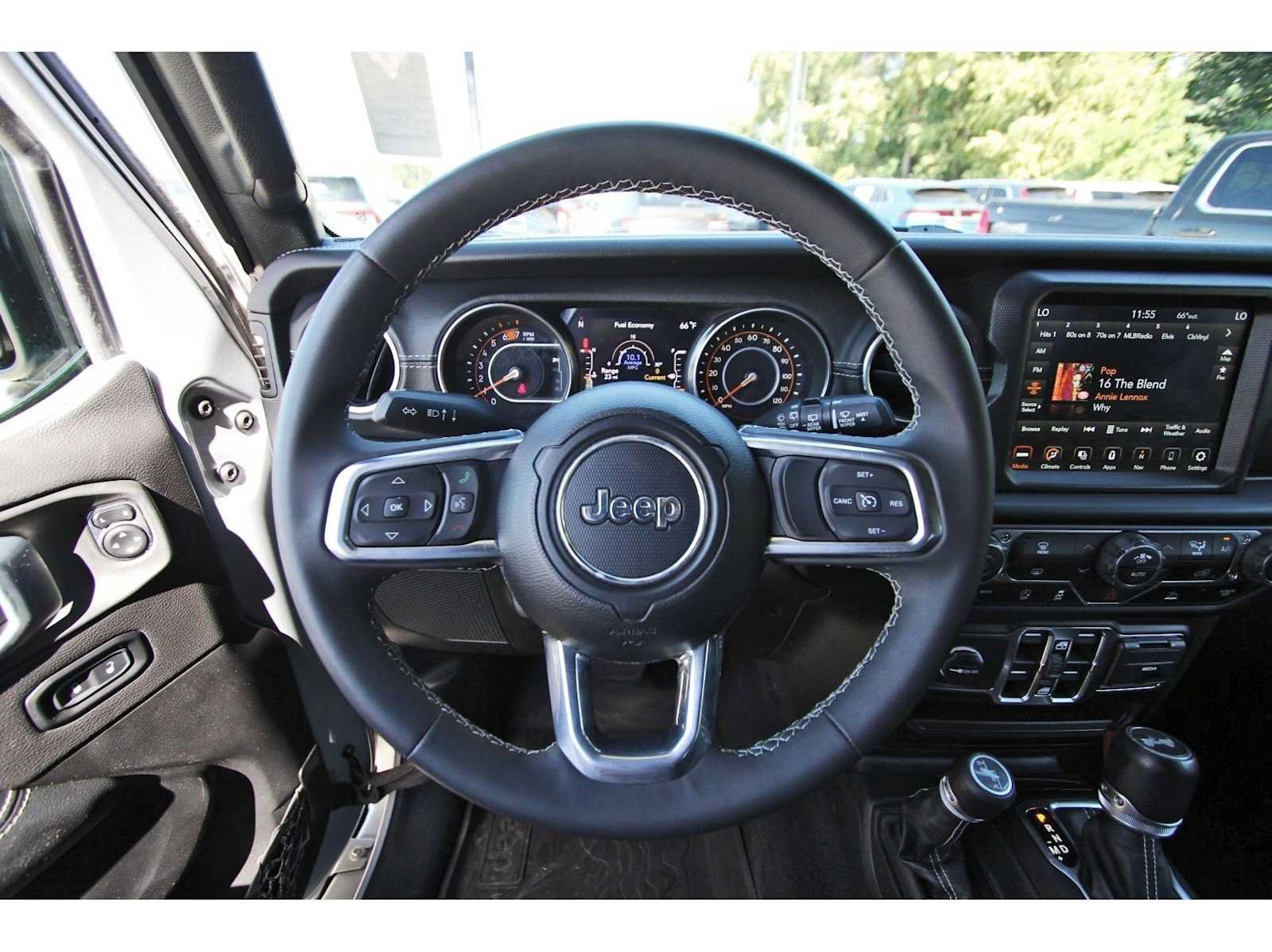 Used 2023 Jeep Wrangler Unlimited Sahara w/ LED Lighting Group AWD/4WD image 12