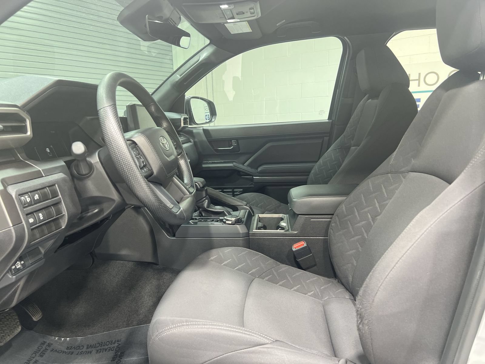 Used 2025 Toyota Tacoma SR5 AWD/4WD image 11