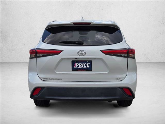 Used 2022 Toyota Highlander XLE FWD image 7